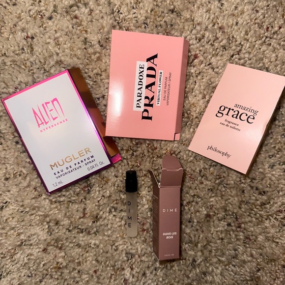 NWT 4 piece women’s beauty set bundle - Picture 2 of 2